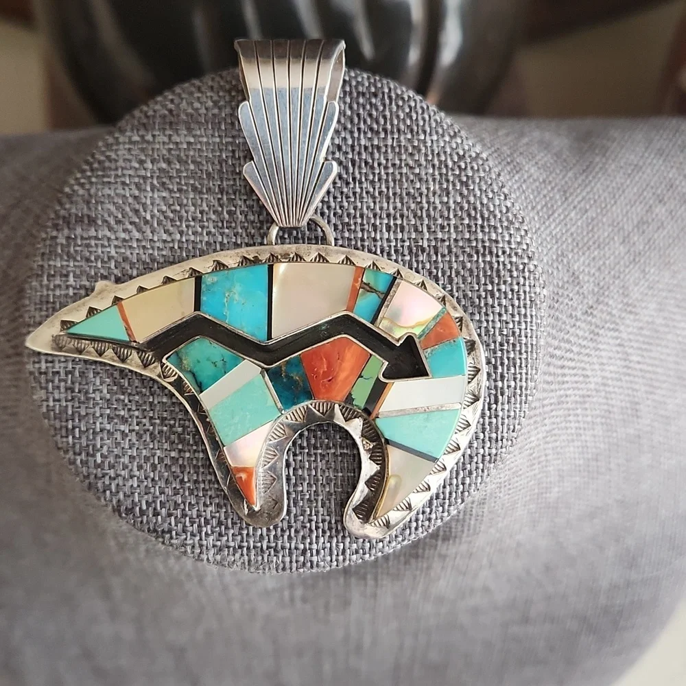 Vintage Native American Navajo Vintage Inlaid Bear Pendant by Danny Clark ππ» - Picture 10 of 13